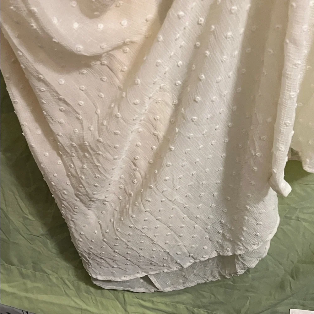 Elegant White Halter Maxi Dress - Picture 6 of 8